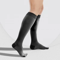Lääkinnälliset tukisukat, polvipituus, sisältää puuvillaa. Unisex. Päivittäiseen käyttöön ja matkustamiseen. COTTON