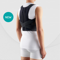 Corrector de postura de soporte de espina torácica elástica médica de material respirable y duradero con inserciones metálicas.